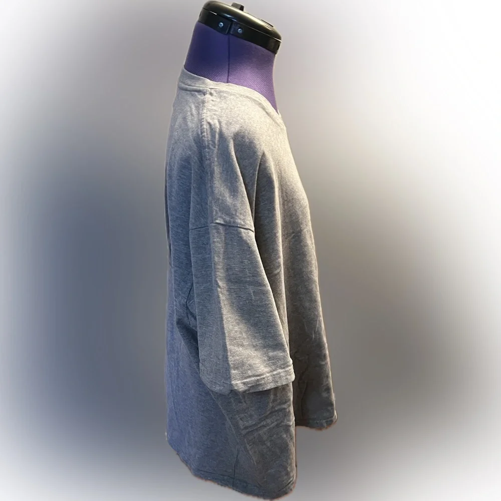 UMaine Black Bears T-Shirt (2XL) and Black Leggings (XXXL)